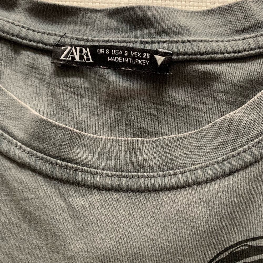 ZARA Graphic Tee - Picture 4 of 4